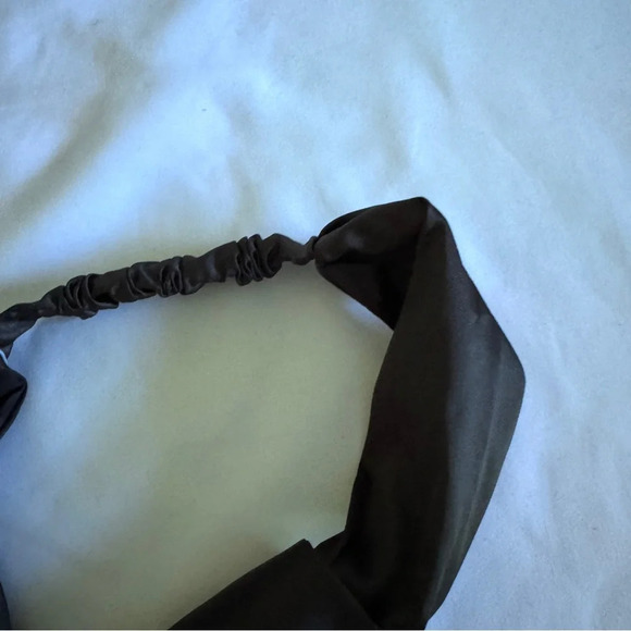 🆕🖤 Lululemon Knot Stopping Headband Satin - Black - Picture 4 of 8